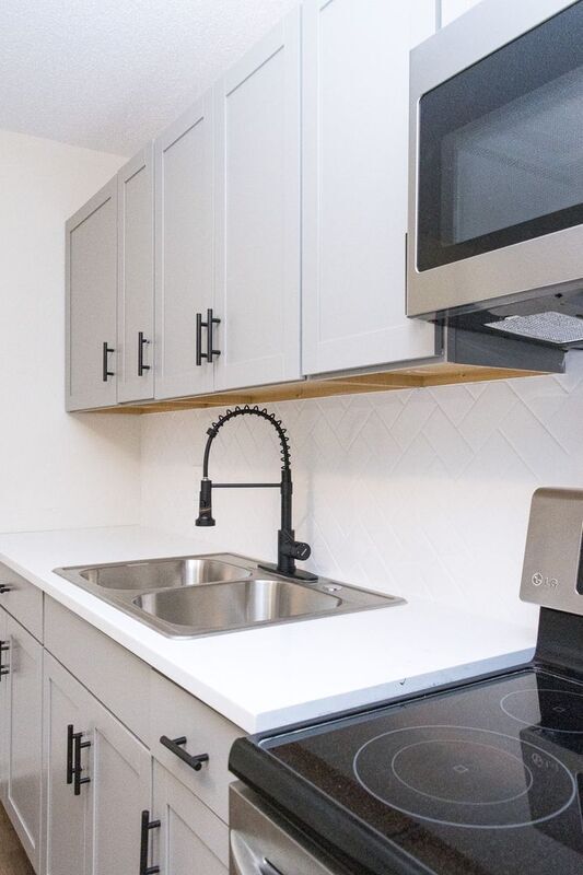 Building Photo - 6404 Middle Dr