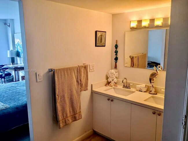 Building Photo - 11111 Biscayne Blvd