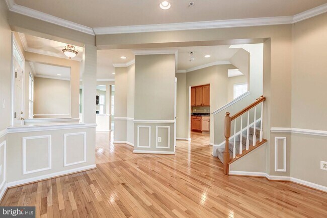 Building Photo - 8844 Song Sparrow Dr