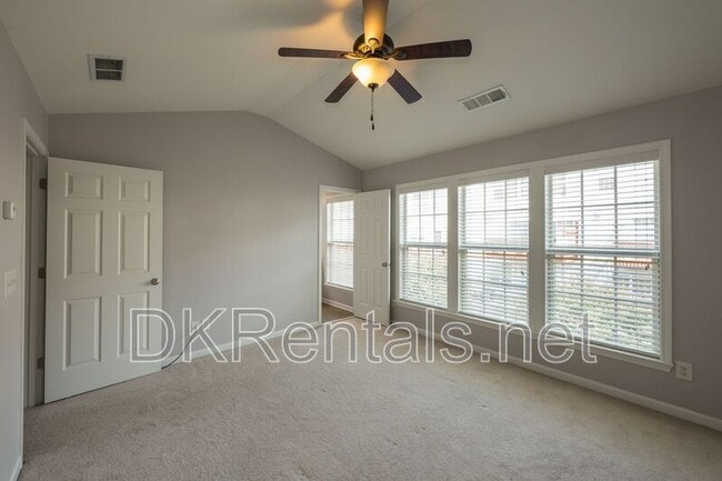 Building Photo - 1369 Thornborough Dr