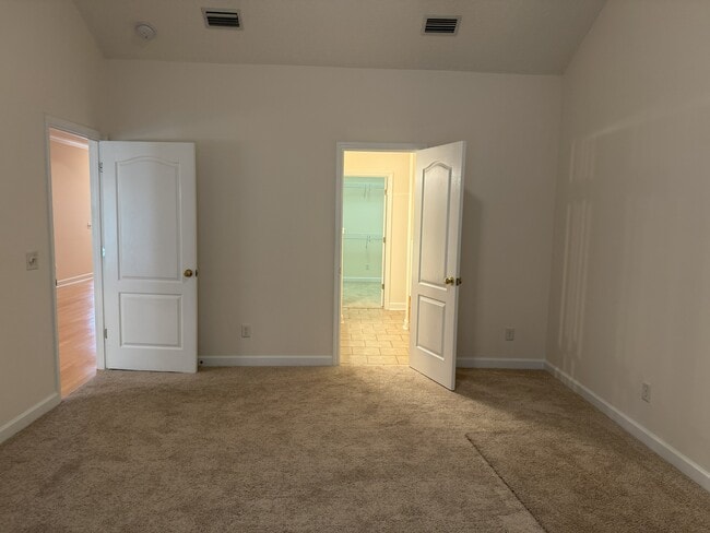 Building Photo - 500 Ashbrook-