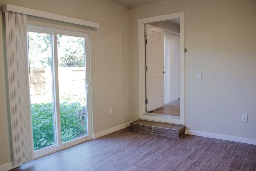 Building Photo - 88 Bayview Ave