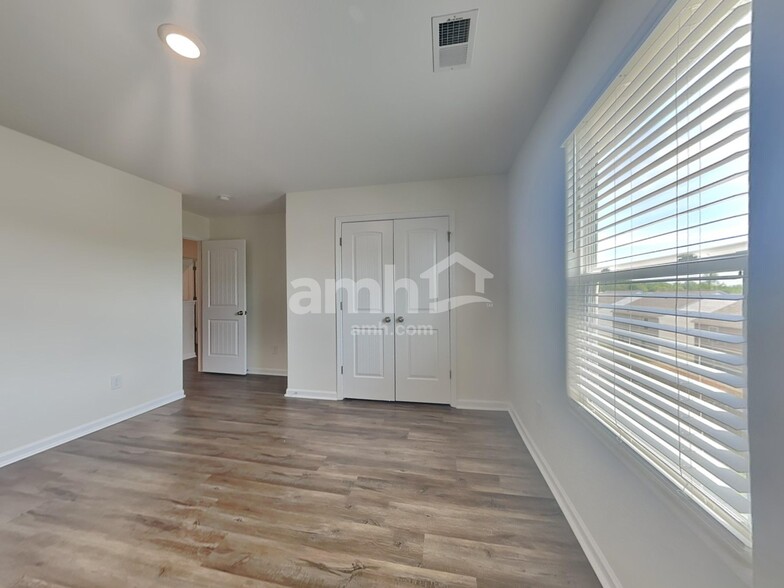 Building Photo - 6030 Mason Tucker Dr