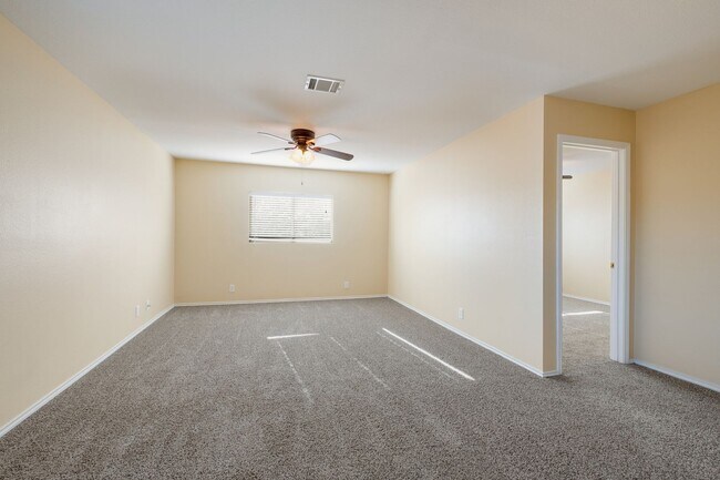 Building Photo - SIX MONTH LEASE 4/2.5 in Boerne