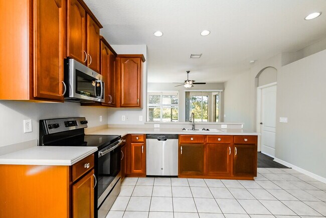 Building Photo - 12611 Geneva Glade Dr