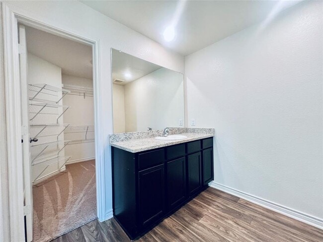 Building Photo - 520 Locksley Cove