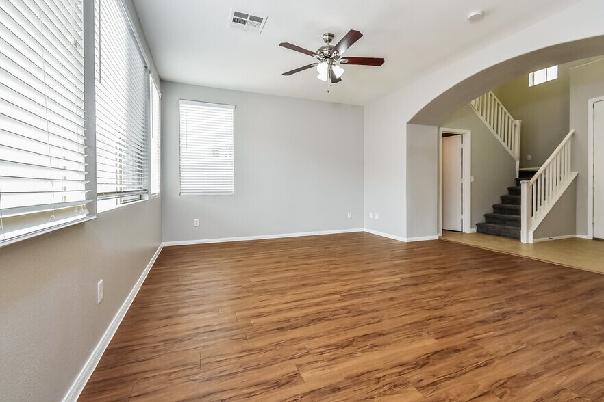 Building Photo - 5441 Pipers Stone St