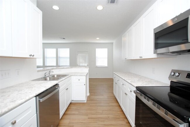 Building Photo - 3212 Victorian Manor Ln