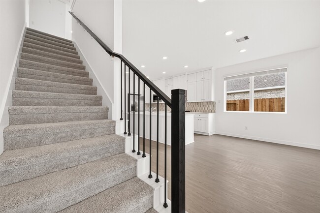 Building Photo - 31838 Blossom Ln