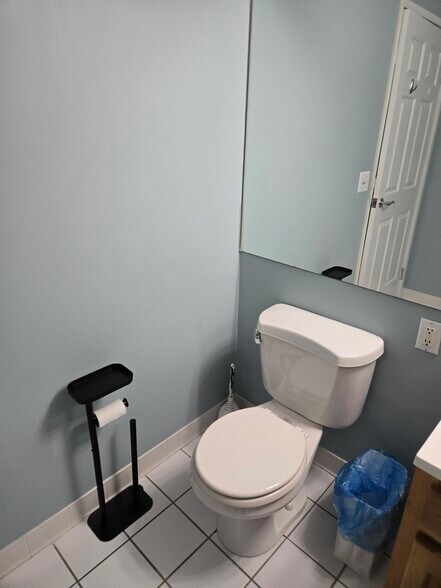 Building Photo - 300 Broad St