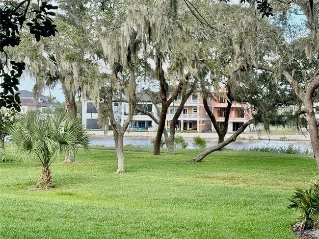 Building Photo - 115 Riverview Bend S