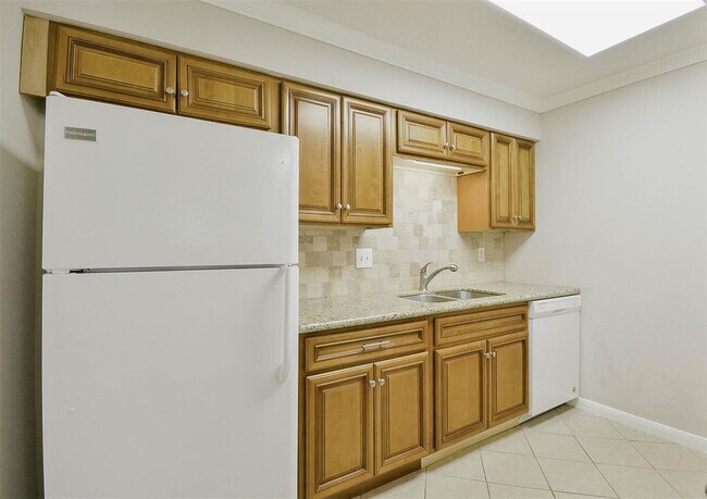 Building Photo - 3 Magnolia Ln