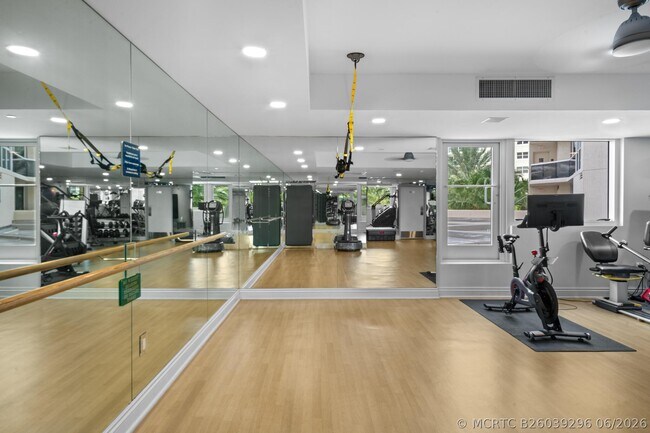 Building Photo - 3200 N Ocean Blvd