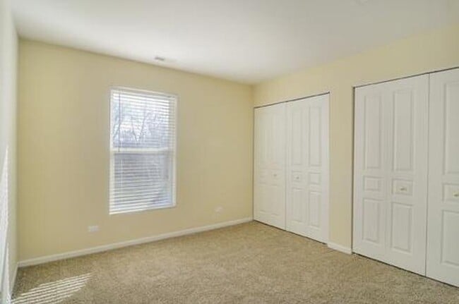 Building Photo - 1073 Stamford Ct