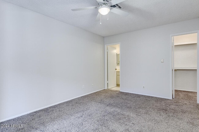 Building Photo - 195 N Cottonwood St