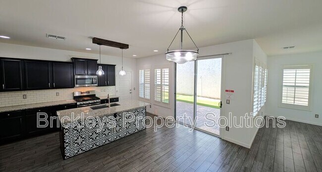 Building Photo - 2632 S Tobin