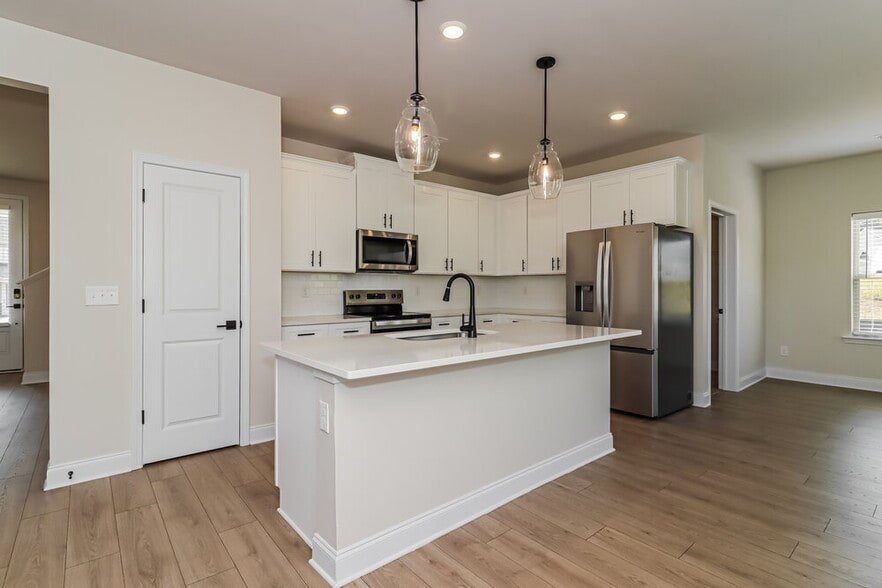 Building Photo - 225 Cantrell Dr