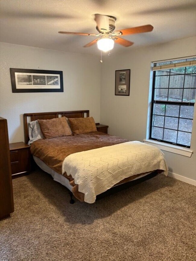 Building Photo - Fully Furnished Cozy 2-Bedroom Living in Desirable Tumwater Hill