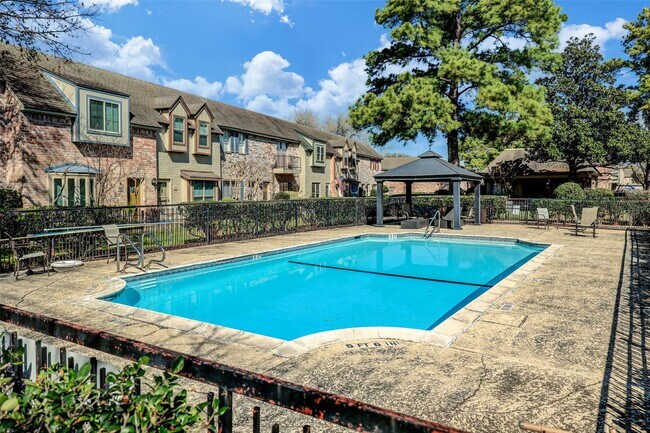 Building Photo - 14715 Barryknoll Ln