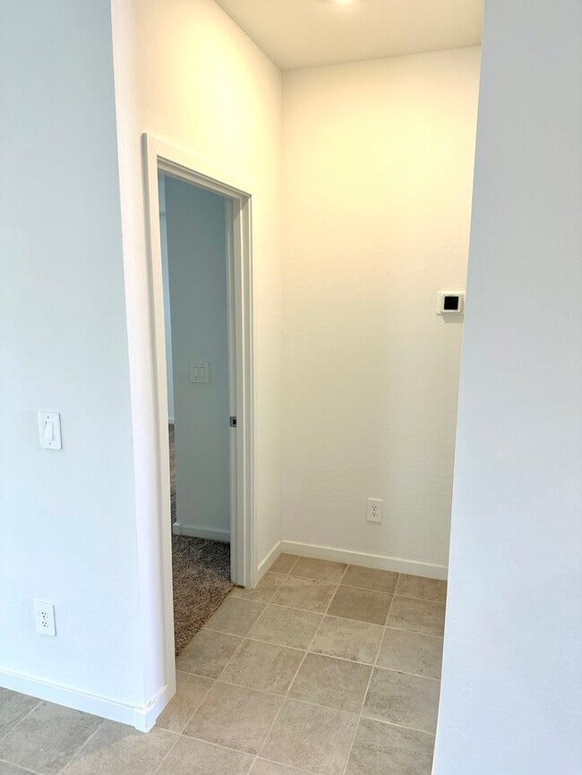 Building Photo - Almost new 4 bedroom home in Hurley Ranch