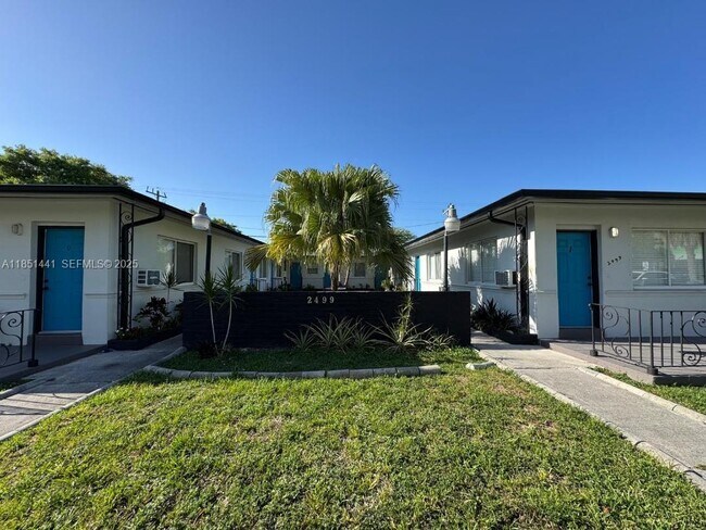 Building Photo - 2499 SW 27th St