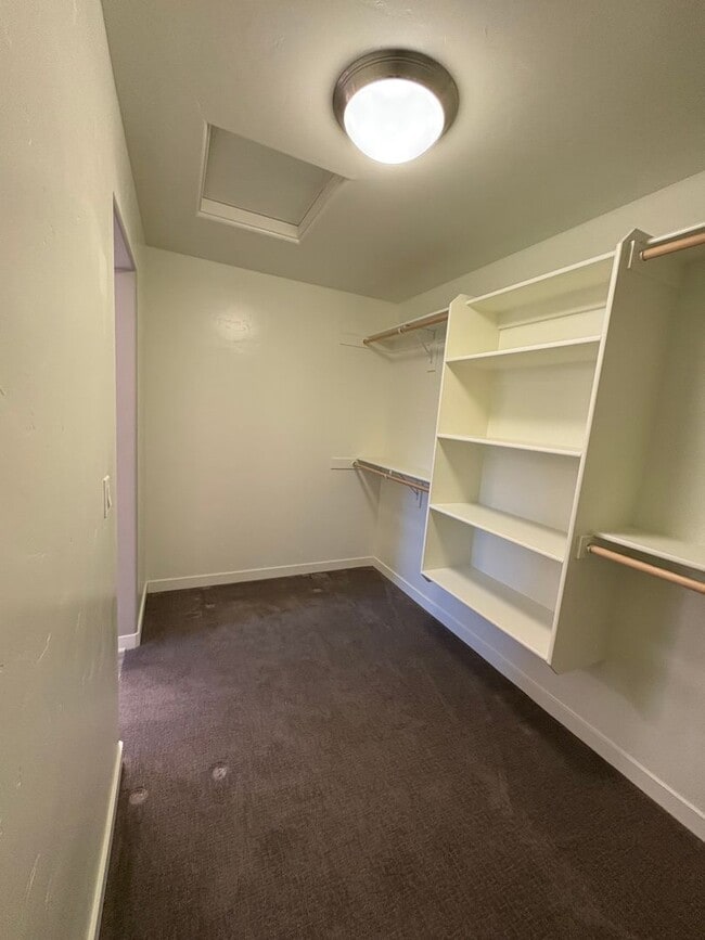 Building Photo - Newer 3 Bedroom / 2.5 Bathroom + Loft in the Ochoco Pointe Community