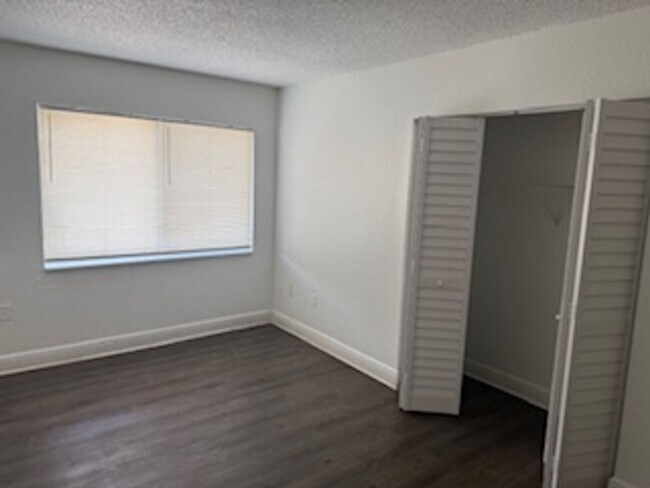 Building Photo - Large two bedroom condo