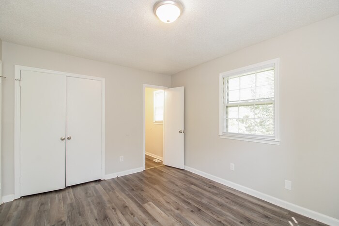 Building Photo - 1107 Edenwood Dr