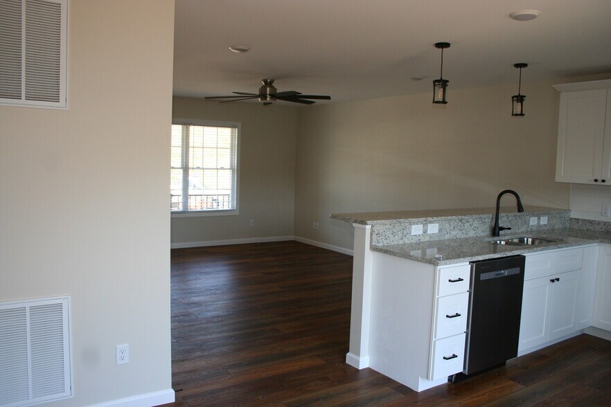 Looking into Living room - 2720 Dorval Rd
