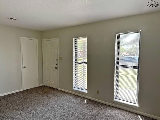 Building Photo - 4610 N Eden Hills Cir