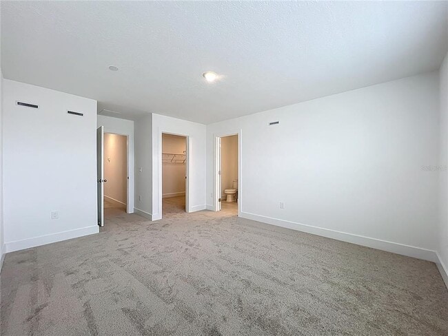 Building Photo - 15465 Hamlin Pk Dr