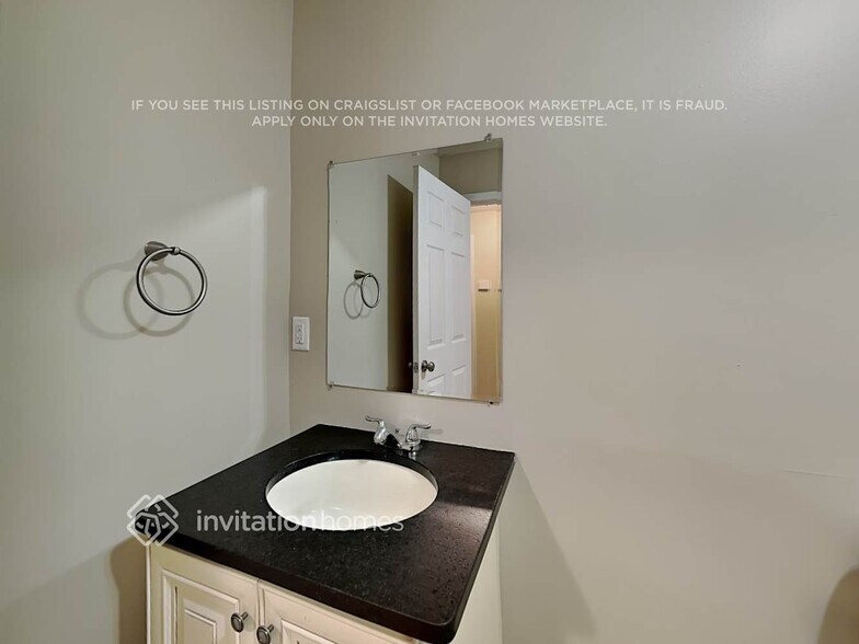 Building Photo - 94 Ericson St SE