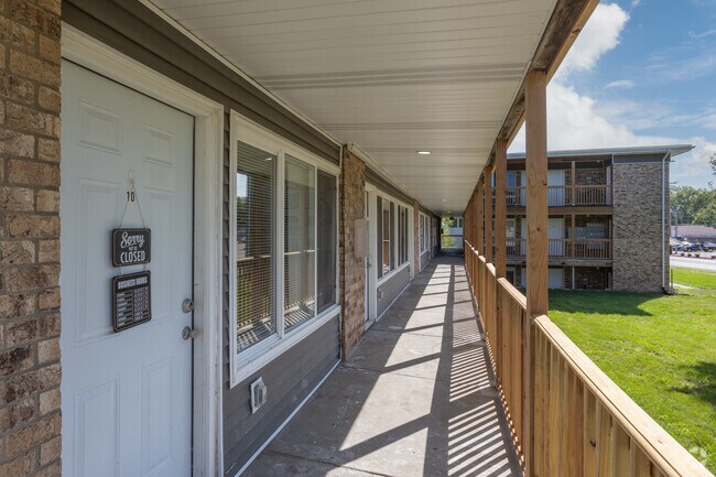 Building Photo - Holmes Flatz