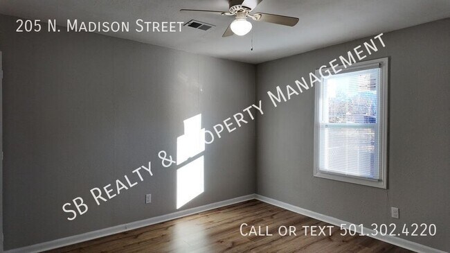 Building Photo - 205 N Madison St