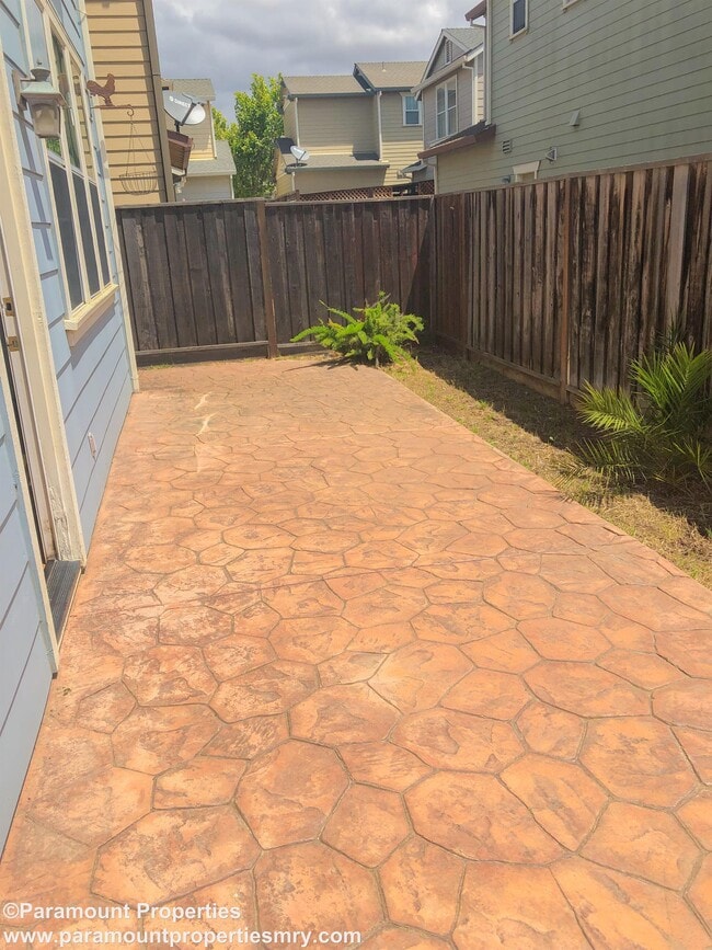 Building Photo - 279 Azalea Pl