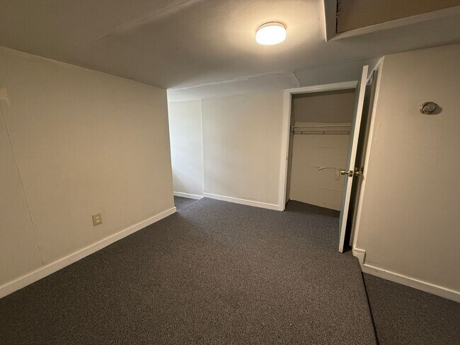 Building Photo - 376 Park Ave