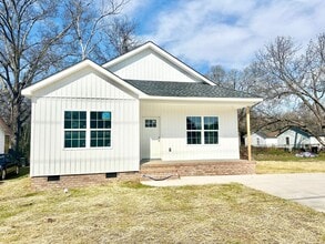 Building Photo - 416 S Confederate Ave