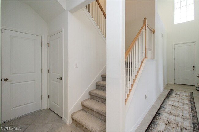 Building Photo - 2213 Avocado Ln