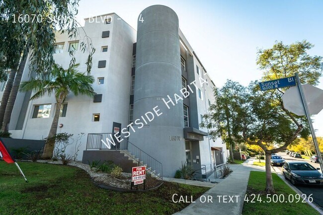 Building Photo - 16070 Sunset - Gorgeous, fully renovated b...