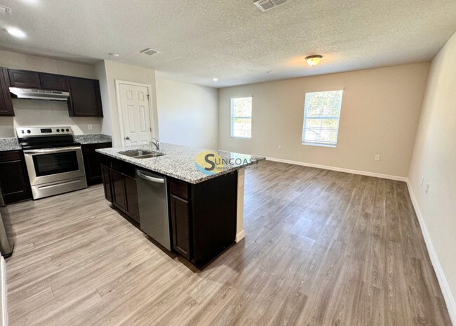 Building Photo - 6541 Sweetbay Ln