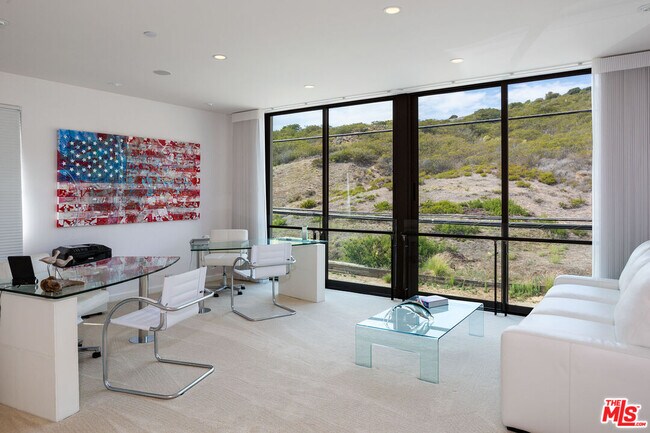 Building Photo - 24230 Malibu Rd