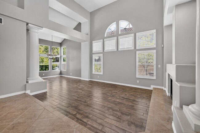 Building Photo - 8824 Cortile Dr