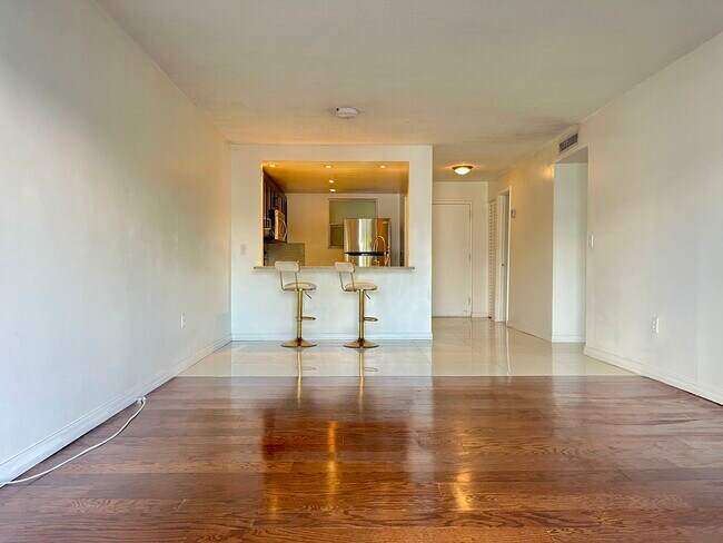 Building Photo - 3527 NE 168th St