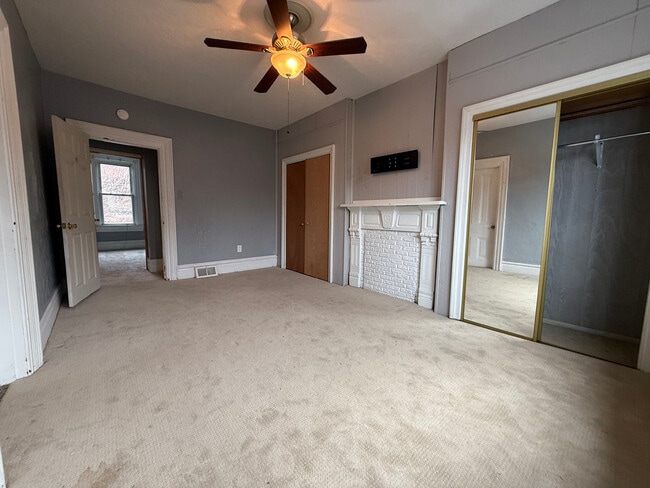 Building Photo - 1706 Mary St