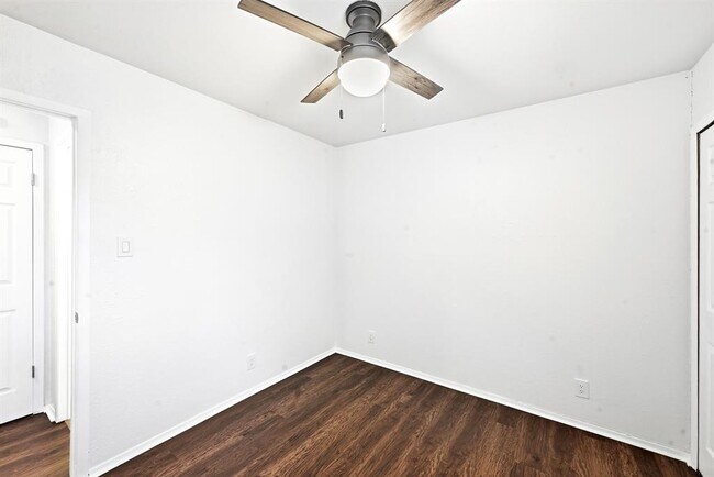 Building Photo - 10604 Lanshire Dr