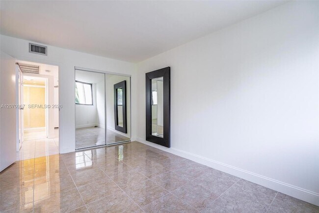 Building Photo - 20347 W Country Club Dr
