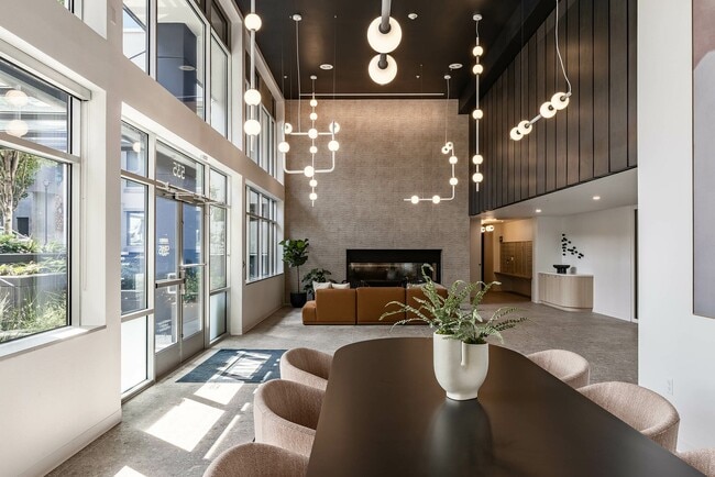 535_amenity_lobby_3 - AMLI 535