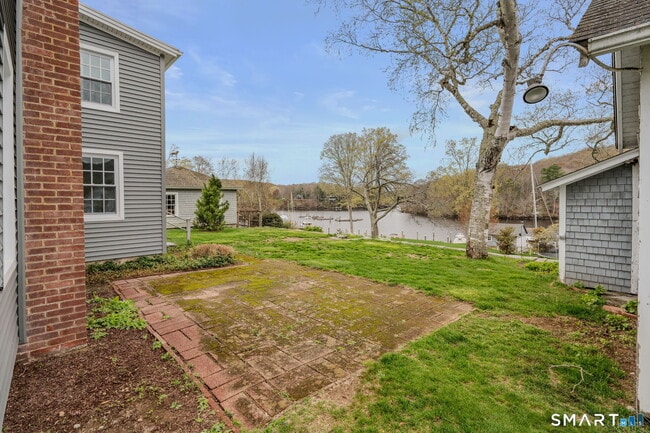 Building Photo - 260 Hamburg Rd