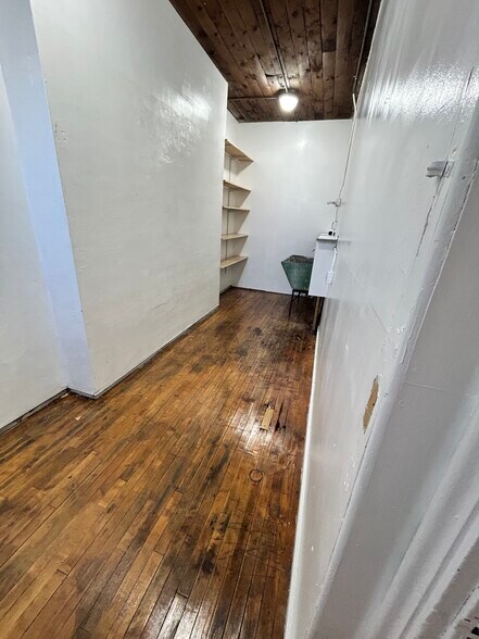 utility room - 219 N Franklin St