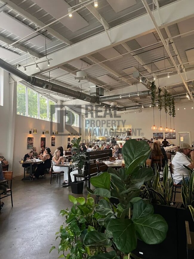 Building Photo - 1242 2nd Ave S